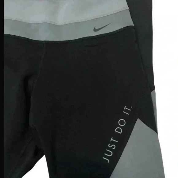 Nike The One Women’s Mid-Rise Tight Fit, Color Block Tights - Picture 6 of 8